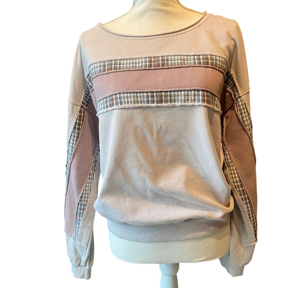 Hem & Thread Size Large Cropped sweatshirt Beige Pink Comfy Casual Cozy Fall